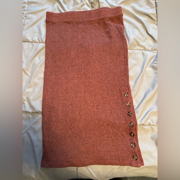 NWOT Skirt and crop top set. Ribbed with buttons. - Picture 2 of 6